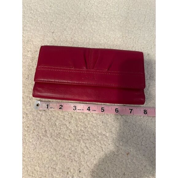 Coach Handbags - Vintage Coach Women's Tri-Fold Leather Wallet